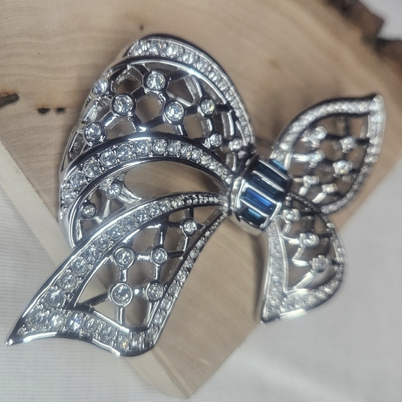 Swarovski Signed Pave Crystal Bow Brooch NIB 2.75" Retail $150 - Picture 4 of 11